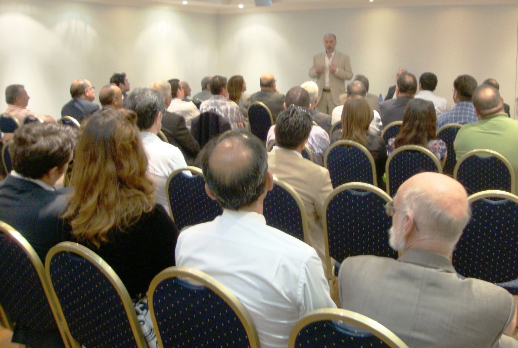 Charla sobre origen Cristian de la Masoneria, dictada por Eduardo Callaey, reúne en Santiago a importante grupo de Masones de todos los Ritos y Obediencias del País.